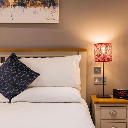 Barbican Serviced Apartments By Lovelystay Лондон Экстерьер фото