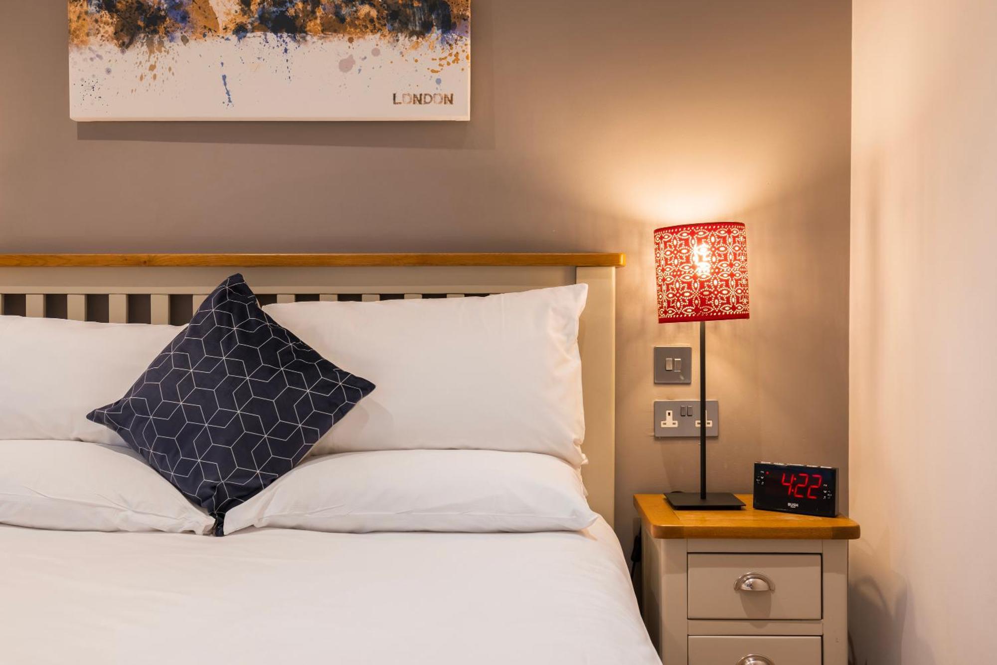 Barbican Serviced Apartments By Lovelystay Лондон Экстерьер фото