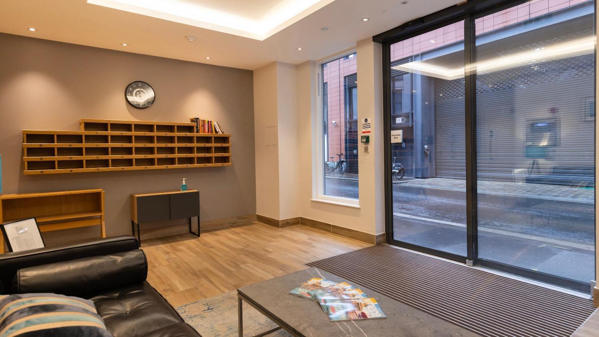 Barbican Serviced Apartments By Lovelystay Лондон Экстерьер фото