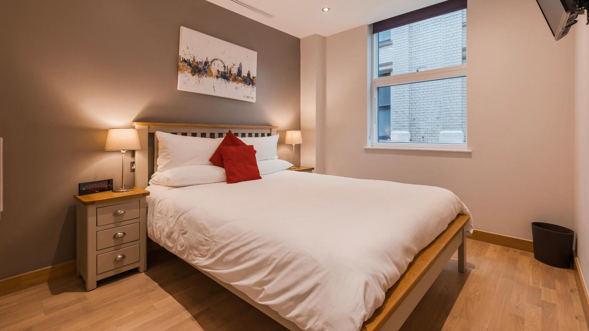 Barbican Serviced Apartments By Lovelystay Лондон Экстерьер фото
