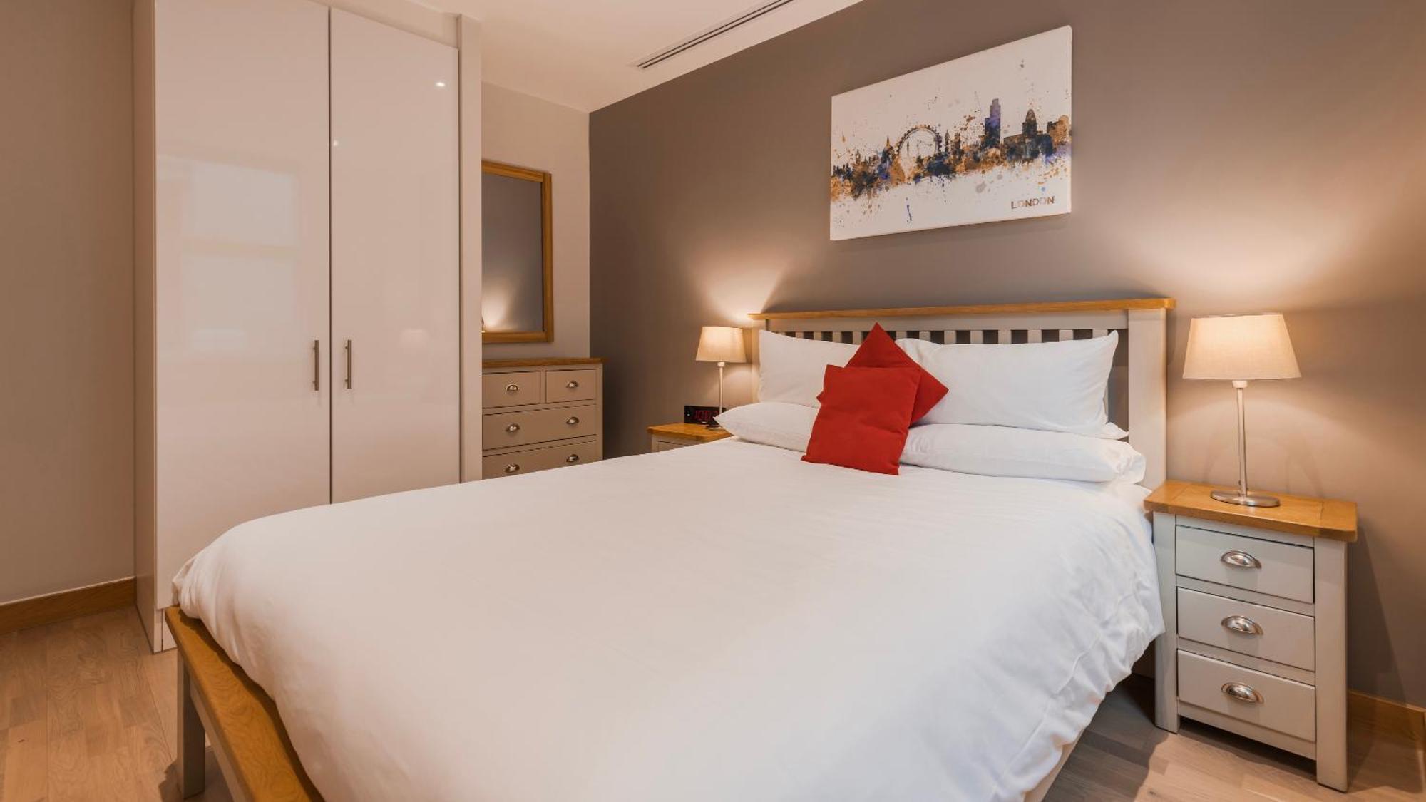 Barbican Serviced Apartments By Lovelystay Лондон Экстерьер фото