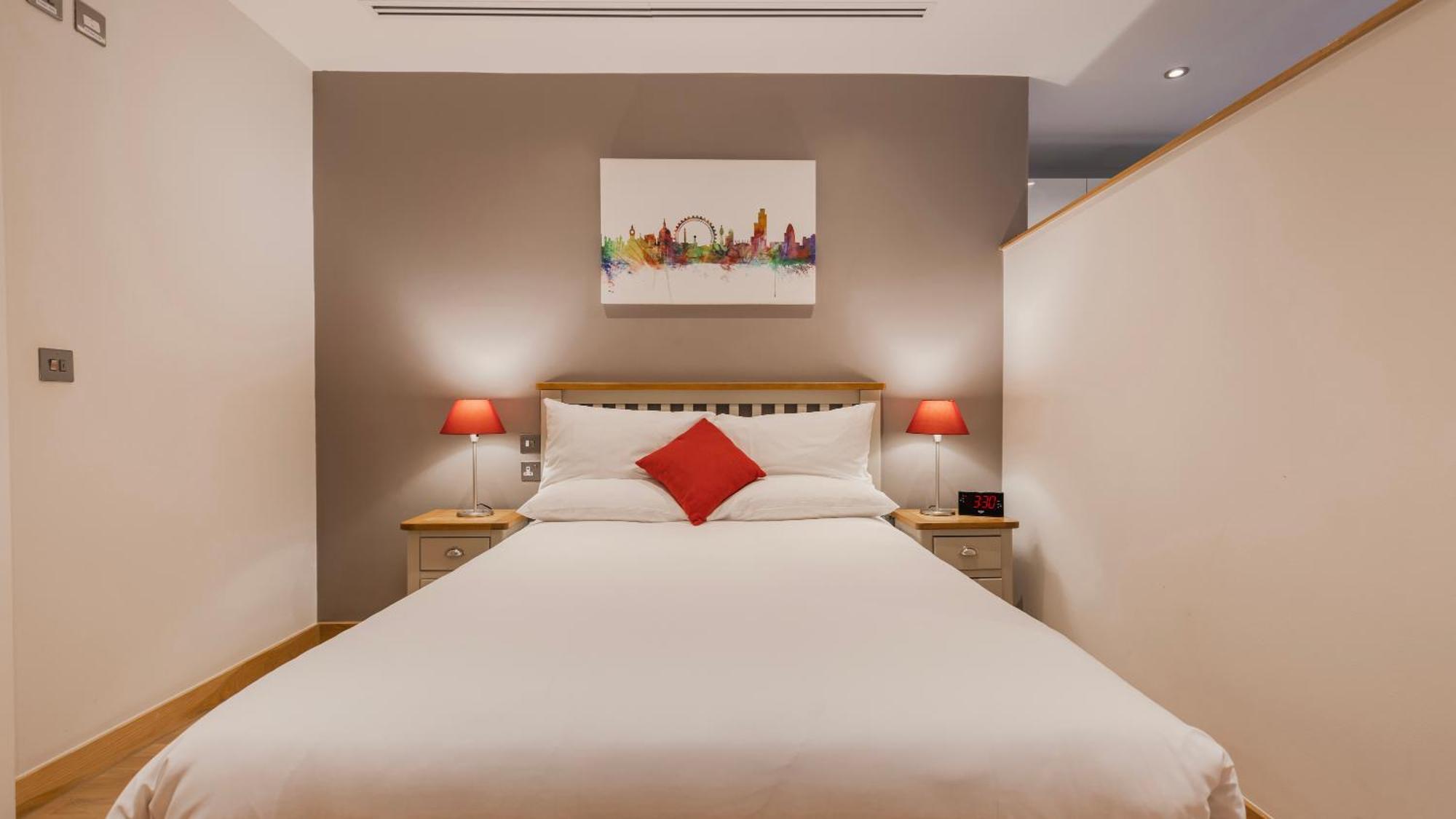 Barbican Serviced Apartments By Lovelystay Лондон Экстерьер фото