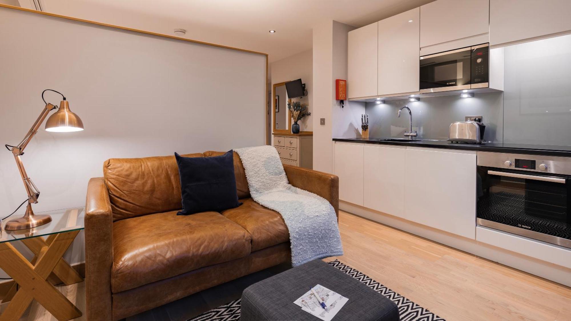 Barbican Serviced Apartments By Lovelystay Лондон Экстерьер фото