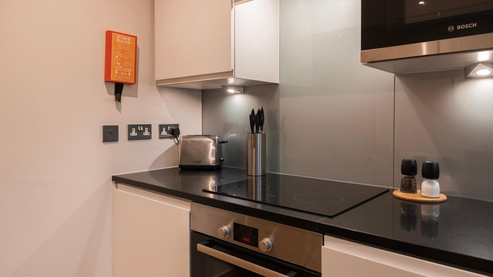 Barbican Serviced Apartments By Lovelystay Лондон Экстерьер фото