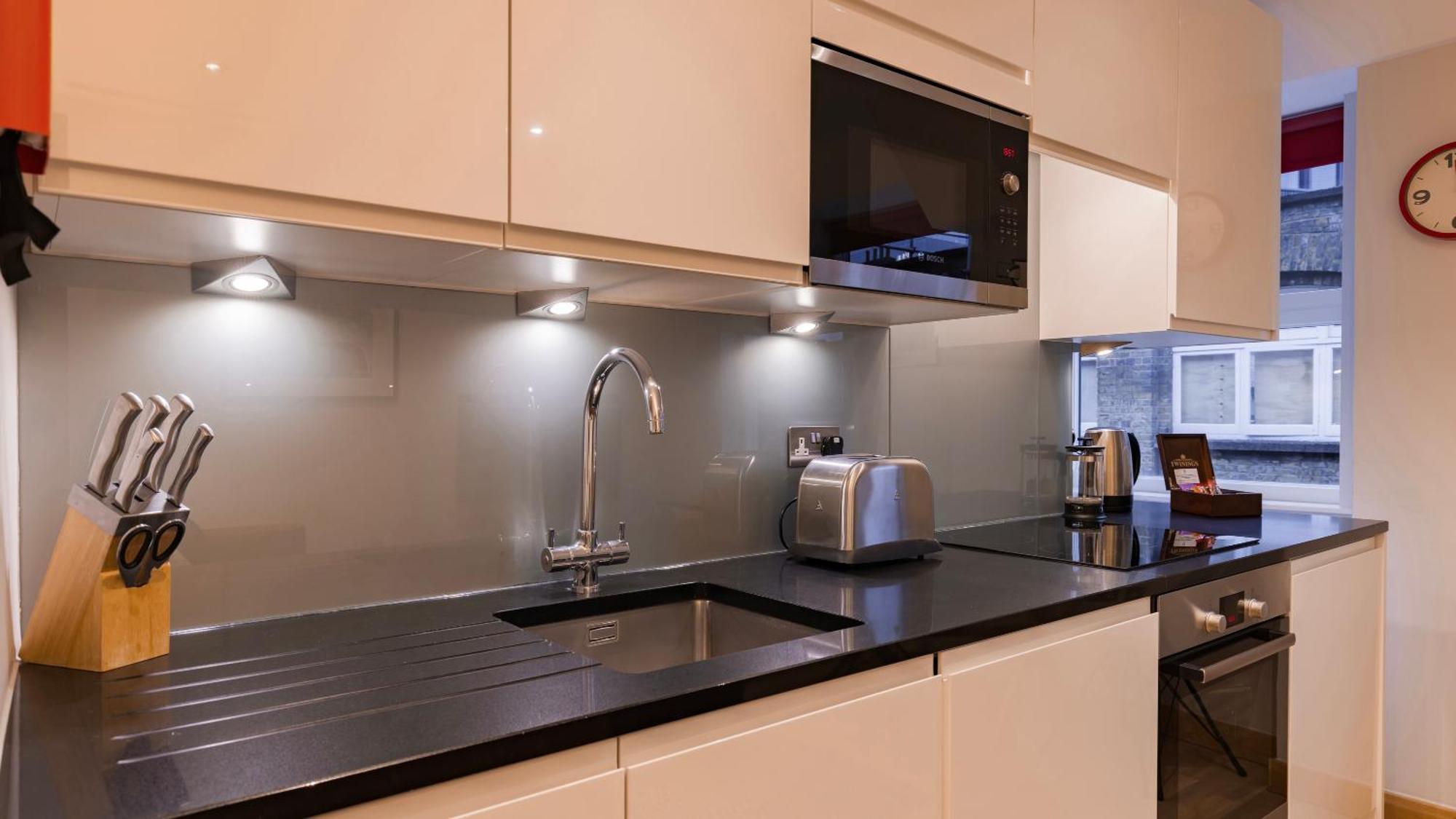 Barbican Serviced Apartments By Lovelystay Лондон Экстерьер фото