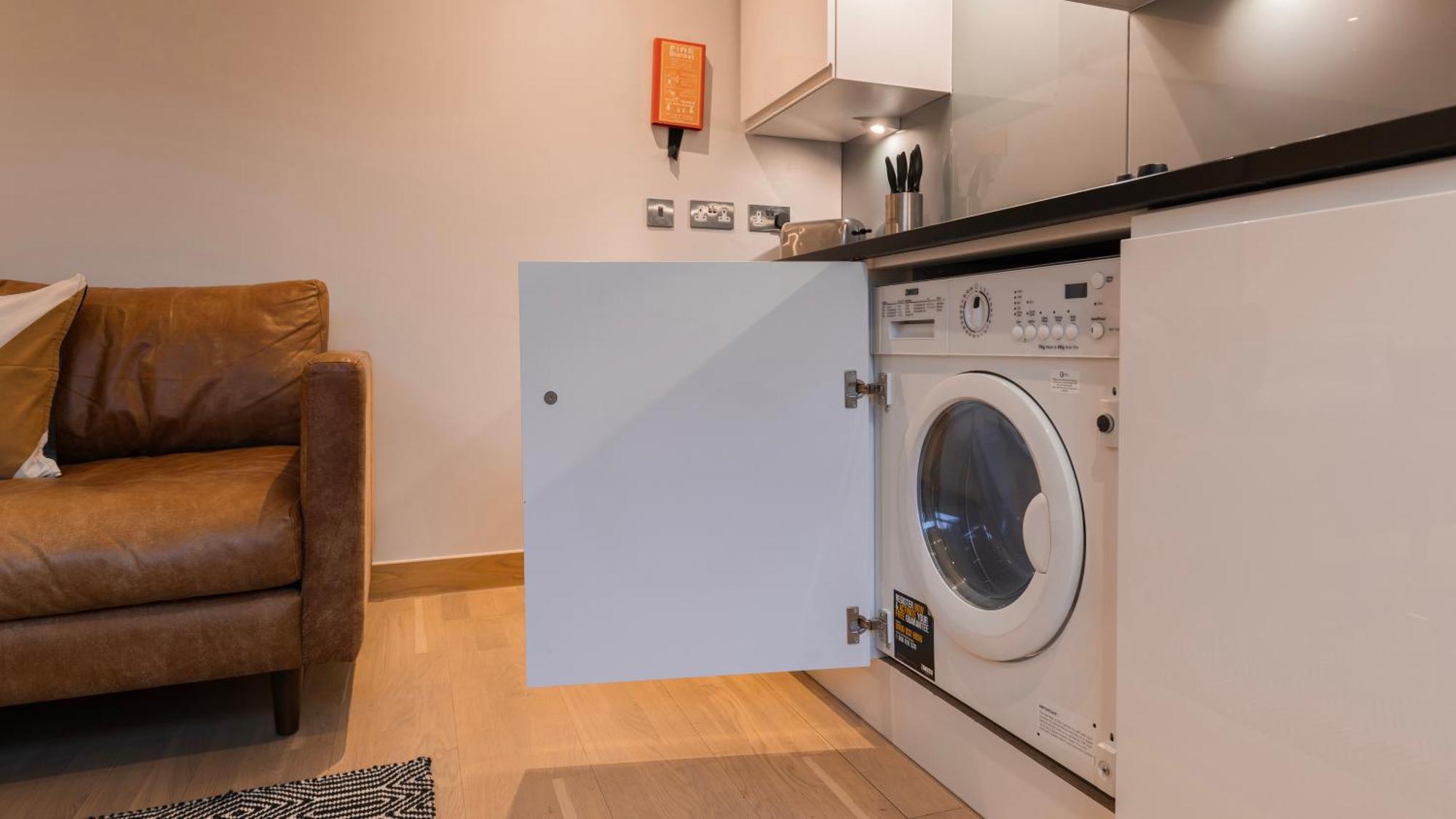 Barbican Serviced Apartments By Lovelystay Лондон Экстерьер фото