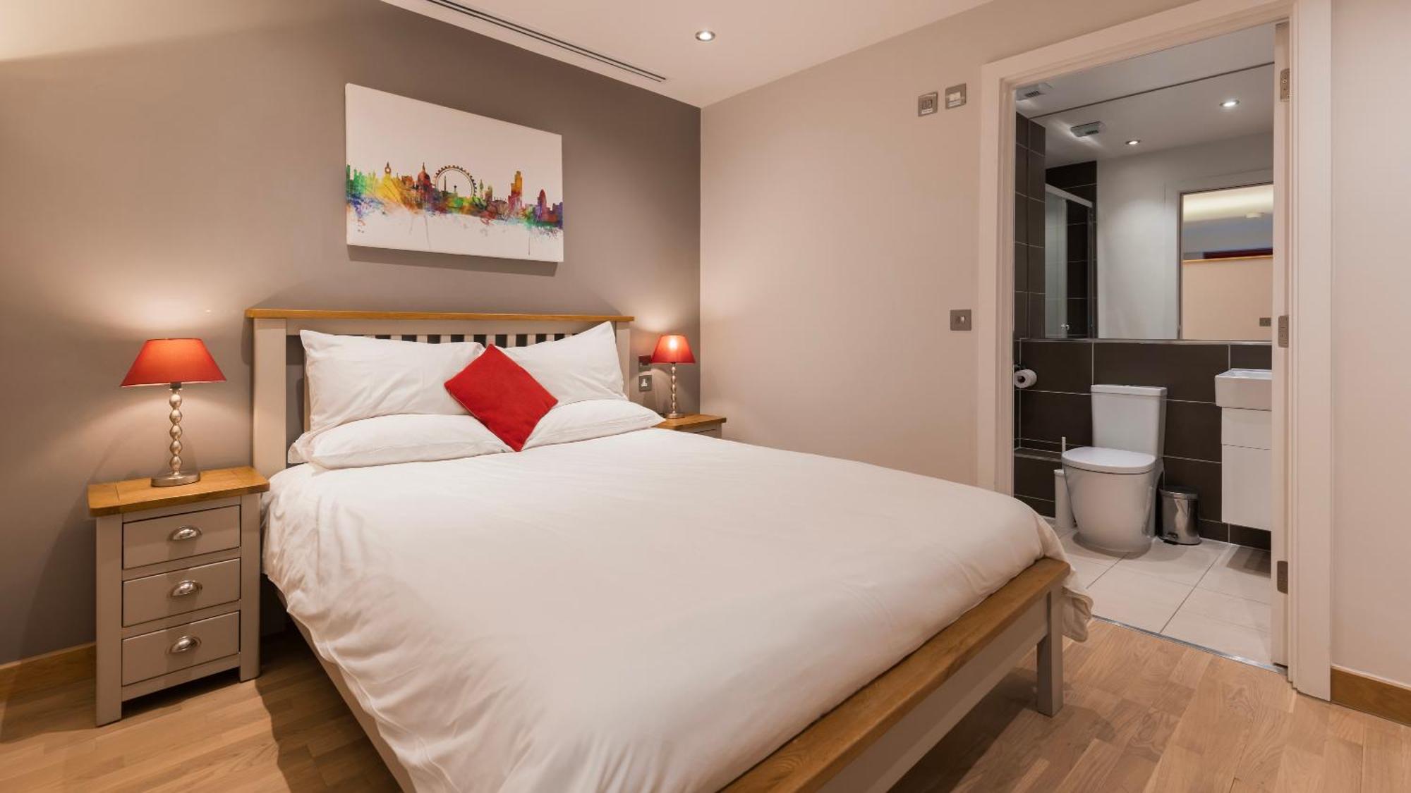 Barbican Serviced Apartments By Lovelystay Лондон Экстерьер фото