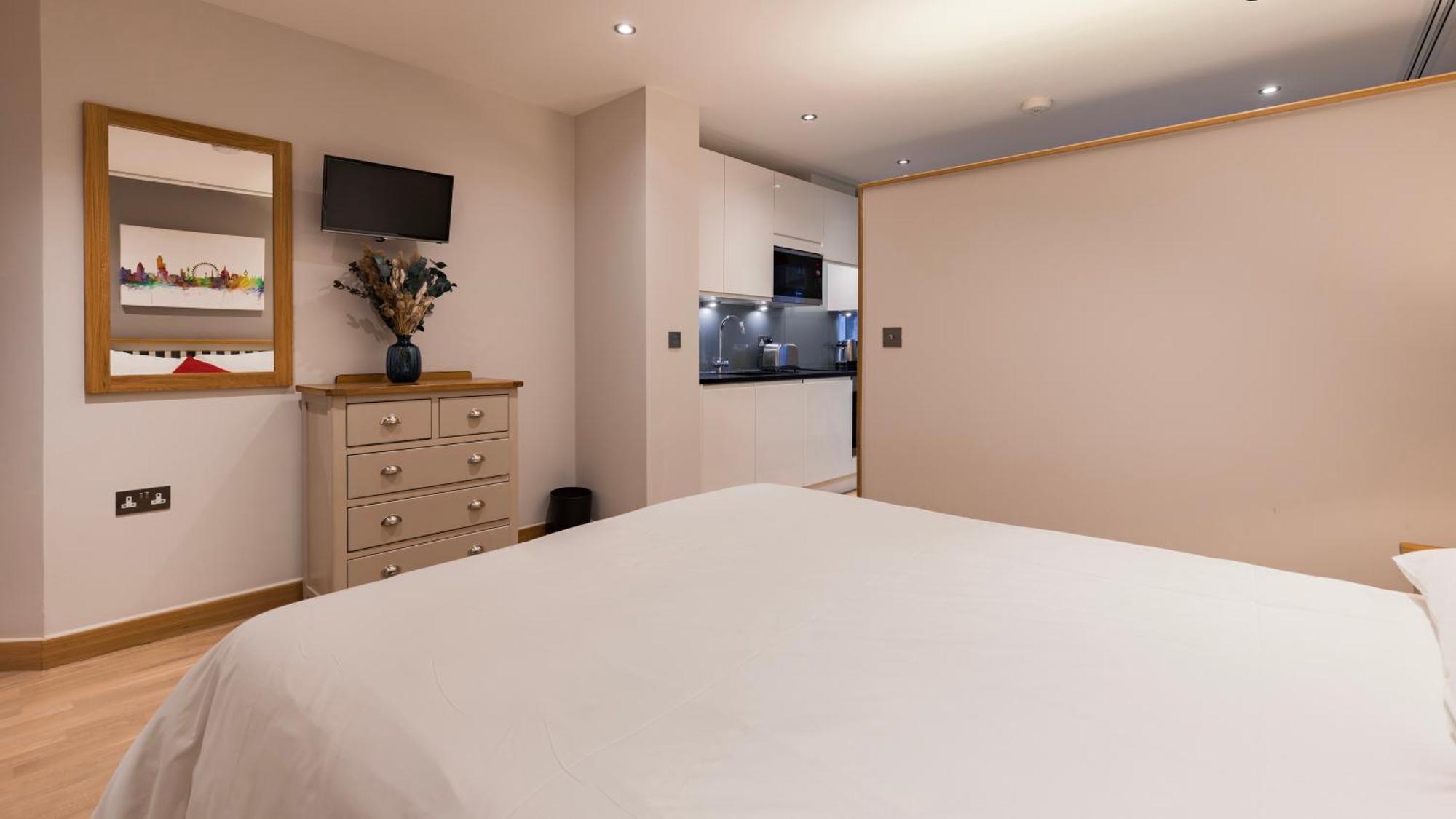 Barbican Serviced Apartments By Lovelystay Лондон Номер фото